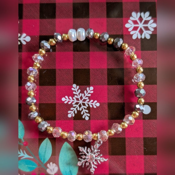 Hand Crafted Jewelry - Snowflake Charm Stretch Bracelet